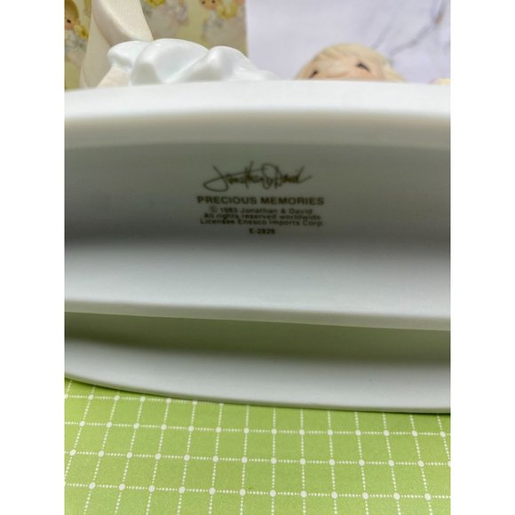 Precious Moments "Precious Memories" E-2828, Enesco, 1983, so cute. - Picture 7 of 12